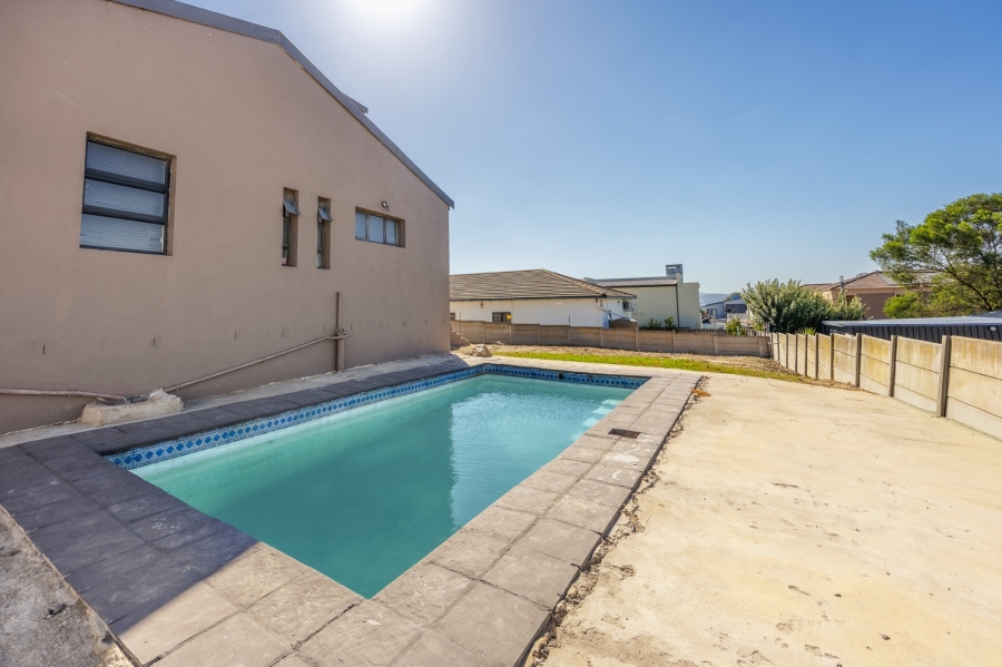 8 Bedroom Property for Sale in Haasendal Western Cape